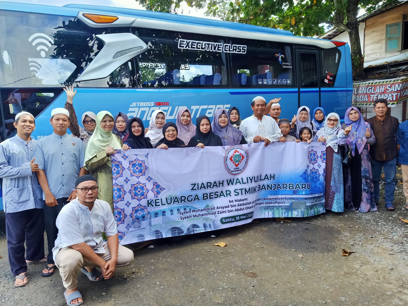 Ziarah Waliyullah Keluarga Besar STMIK Banjarbaru